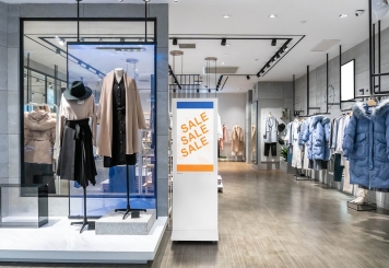 Mobiler digitaler Kundenstopper DKST-LED43 mit Touchscreen, 43 in Display, Android 11, Weiß, 610 mm x 450 mm x 1.877 mm, TecMaschin 