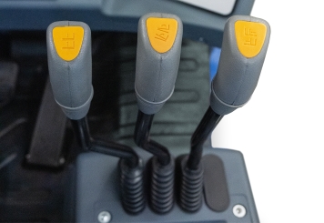 LI-ION Elektro-Gabelstapler GSE15/5 mit integriertem Ladegerät, Tragkraft 1.500 kg, SolidHub 