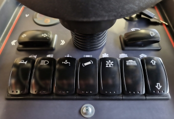 Battery-powered road sweeper SKM80E, 15.200 m²/h, 1.950 mm x 2.190 mm x 2.085 mm, wipeket 