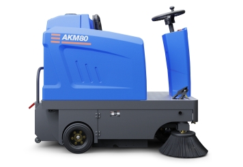 Battery-powered ride-on sweeper AKM80-1, 7.200 m²/h, 92 l dust tank, wipeket 